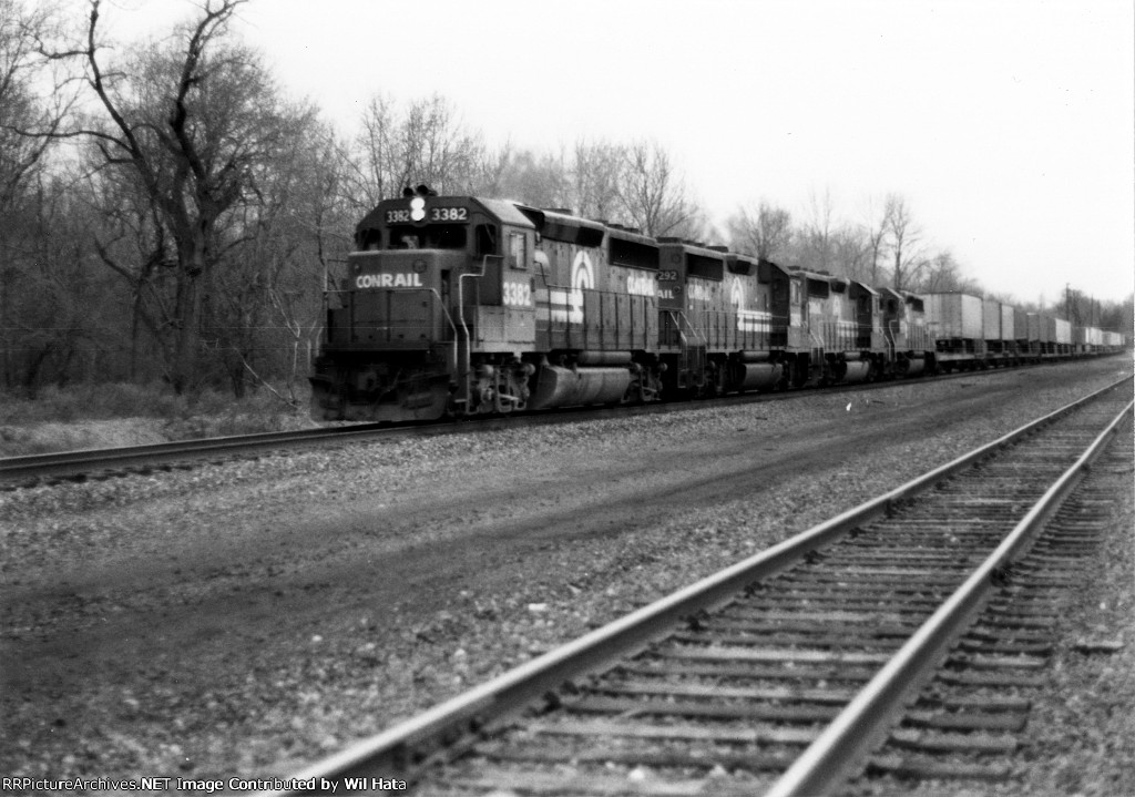 Conrail GP40-2 3382